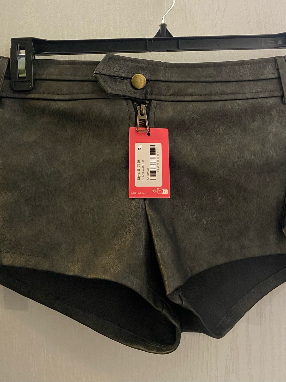 NWT Edikted Black Faux Leather Shorts Size XL